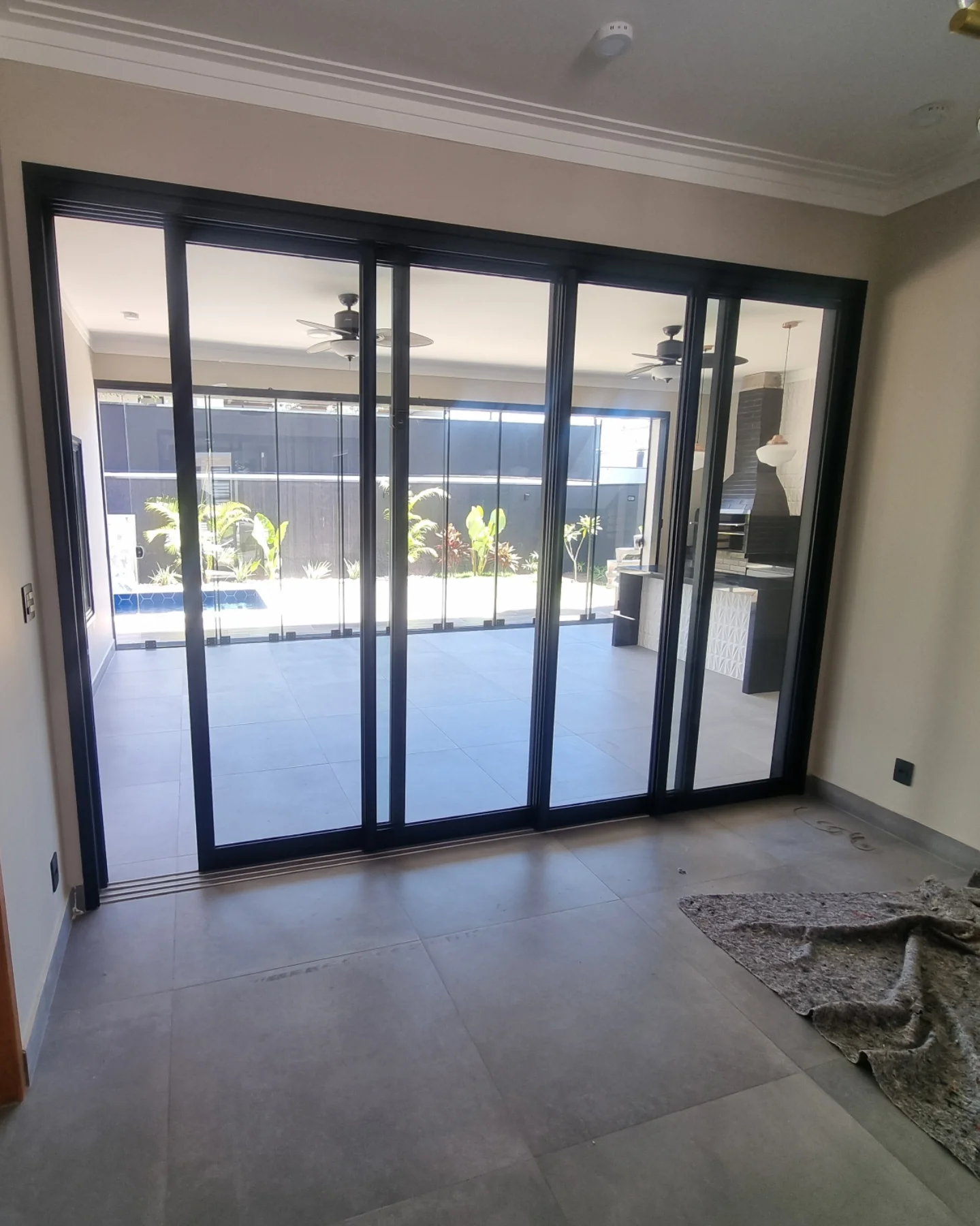 Cortina de Vidro Retrátil